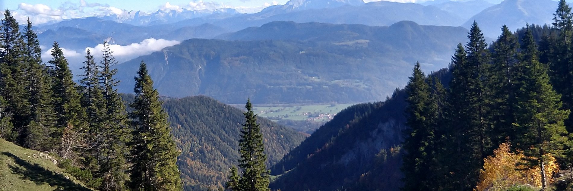 Blick von der Kampenwand aufs Kaisergebirge